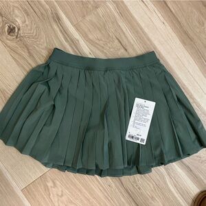 NWT Lululemon high rise pleated tennis skirt